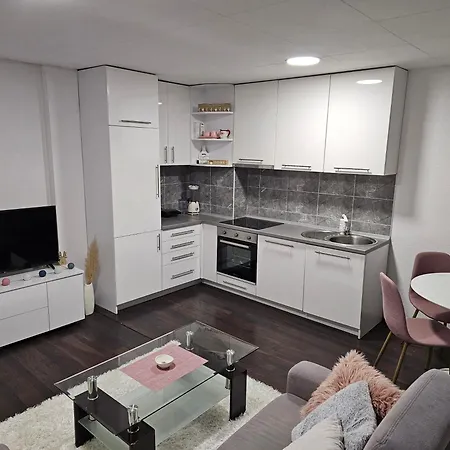 Stan Nova Varos Apartment *